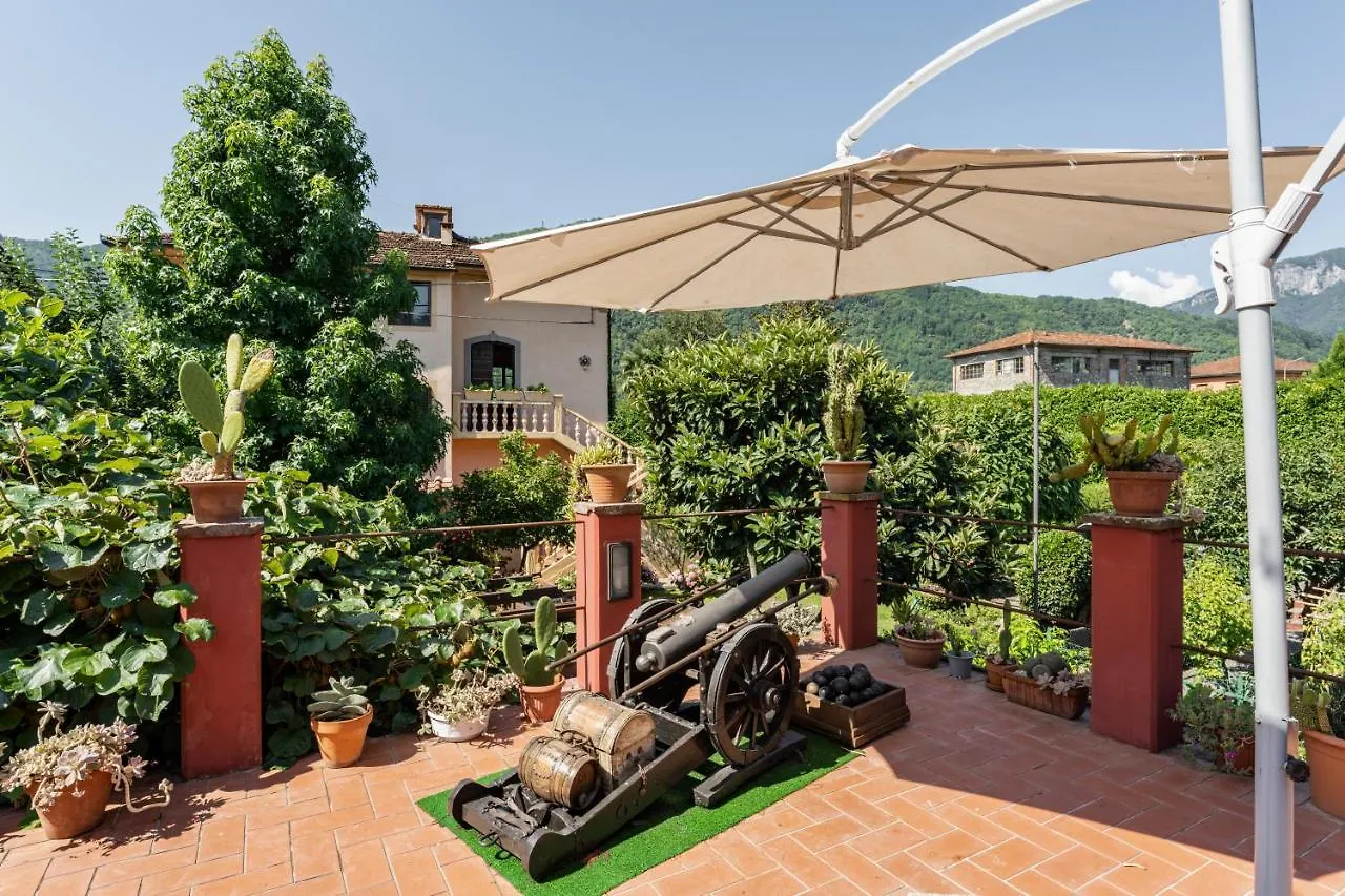 Tuscany Wonderful Flat In Villa With Shared Garden Ghivizzano 0*,  Italia